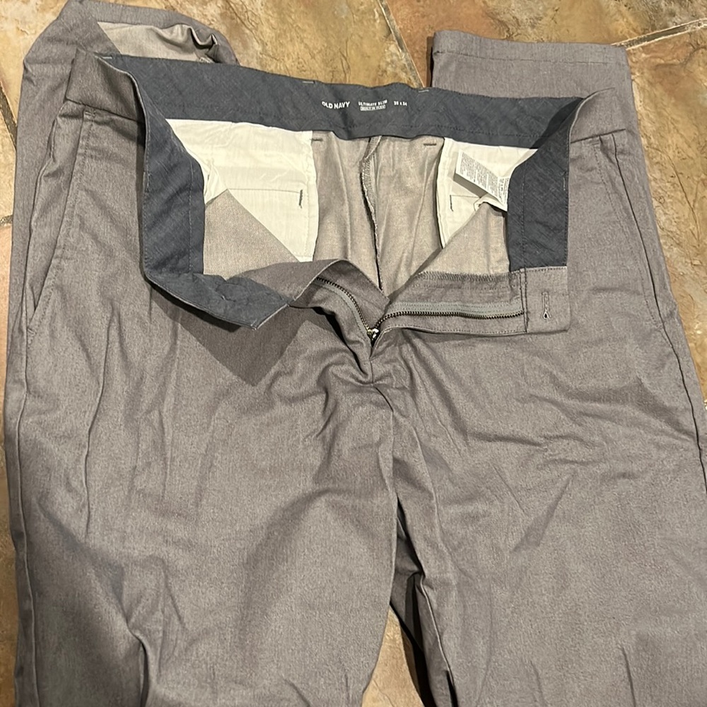 Old Navy gray khakis ultimate slim built-in flex size 38 x 34. ECU!